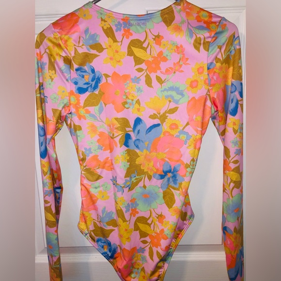 Billabong 1 piece bathing suit - Picture 9 of 9